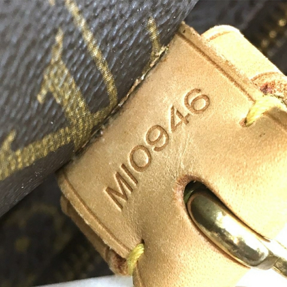 Louis Vuitton MONTSOURIS GM - Picture 4 of 15